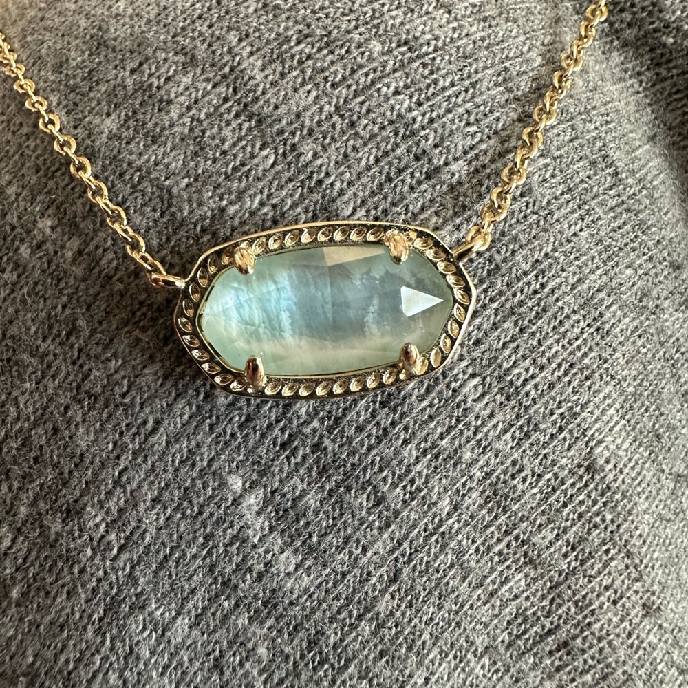 Kendra Scott Elisa pendant, gold tone